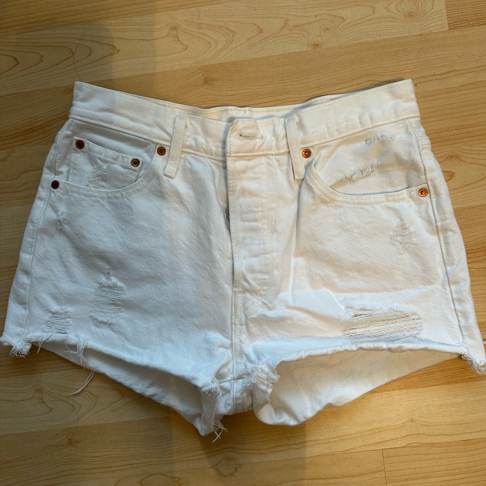 Levi 501 premium White Distressed Women Shorts